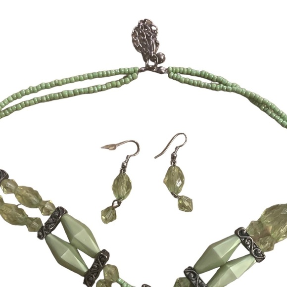 3-Piece Necklace & Earrings Set Lime Green Stone New With Tags NWT Jewelry - Picture 4 of 8